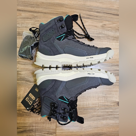 VANS MTE UltraRange EXO Hi Gore-Tex Shoe - Picture 10 of 12